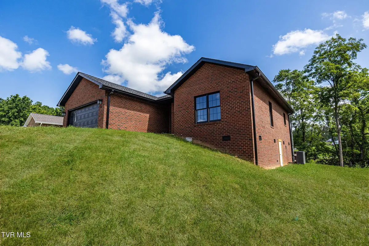 134 Patriots Crossing Crossing #9, Greeneville, TN 37745 - Image #1