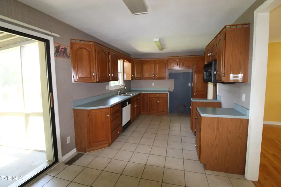 288 Hicks Road, Piney Flats, TN 37686 - Image #2