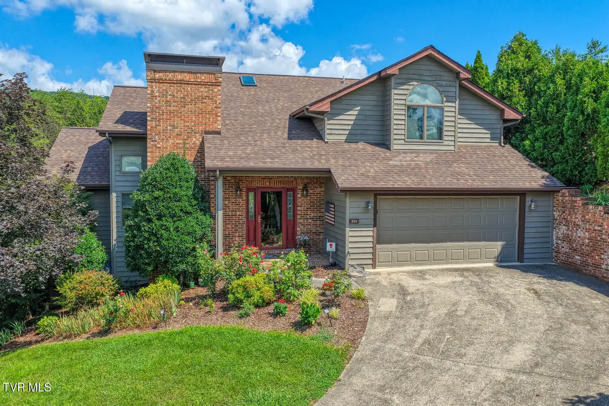 223 Willowbend Court, Kingsport, TN 37660 - Image #1