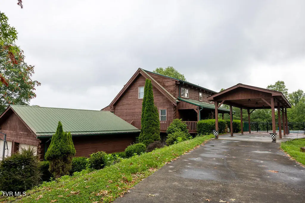 332 Undertaker Boulevard, Clintwood, VA 24228 - Image #1