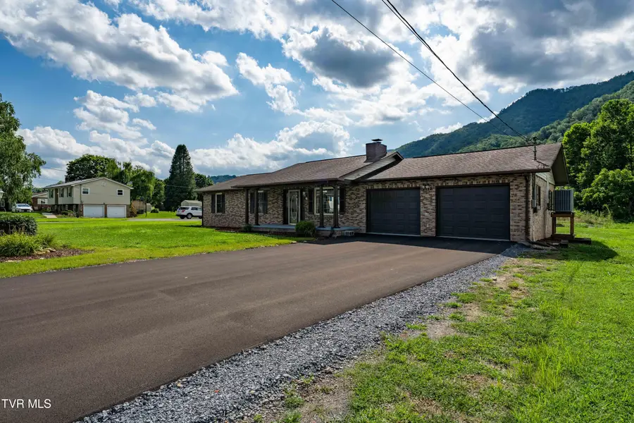 157 Spring Street, Hampton, TN 37658 - Image #2