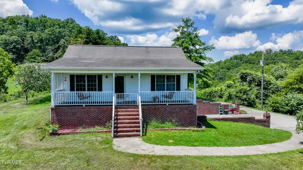 124 Maple Crest Circle, Surgoinsville, TN 37873