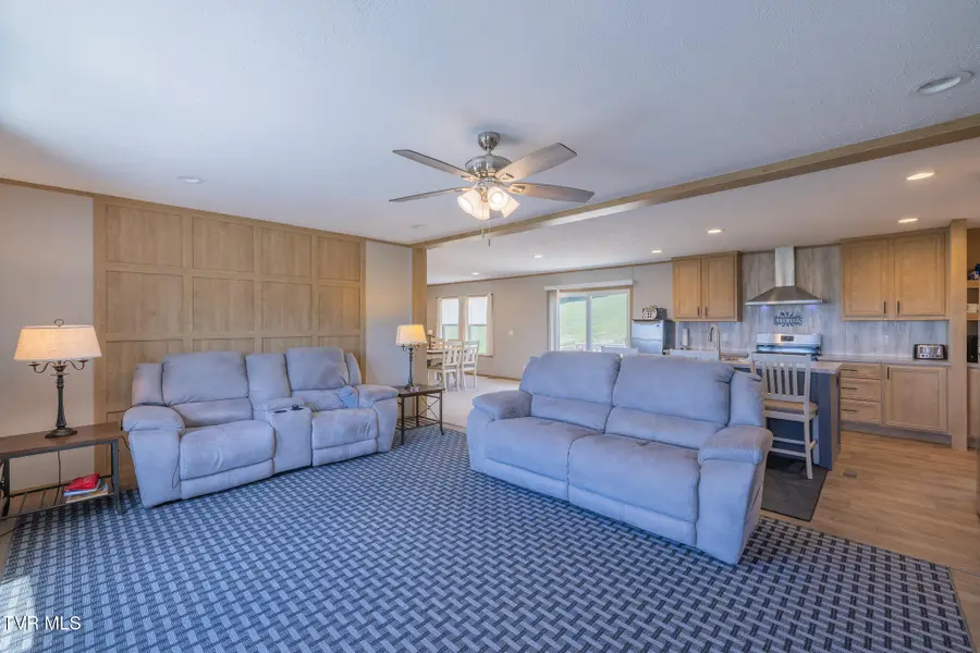 120 Maple Crest Circle, Surgoinsville, TN 37873 - Image #3