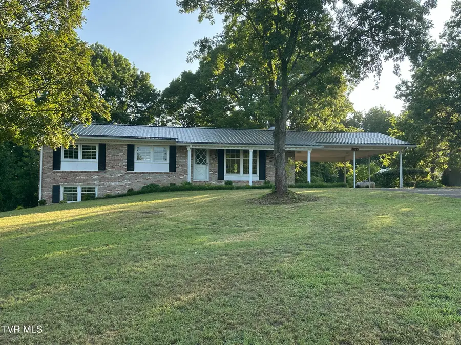 1728 Whispering Hills Drive, Kingsport, TN 37660 - Image #2