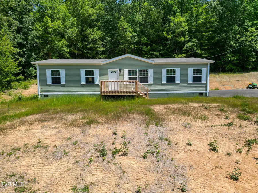 8492 Reedy Creek Road, Bristol, VA 24202 - Image #2