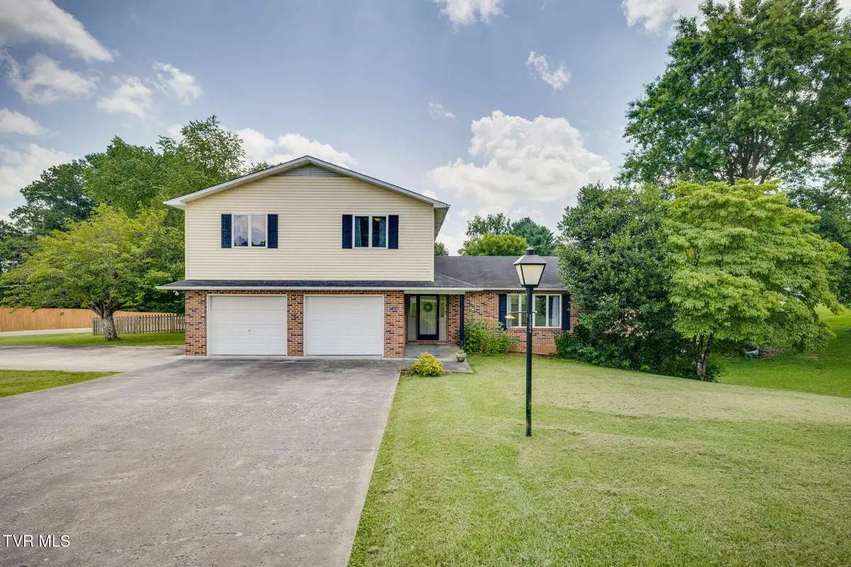 17304 Mary Lee Drive, Abingdon, VA 24210 - Image #1