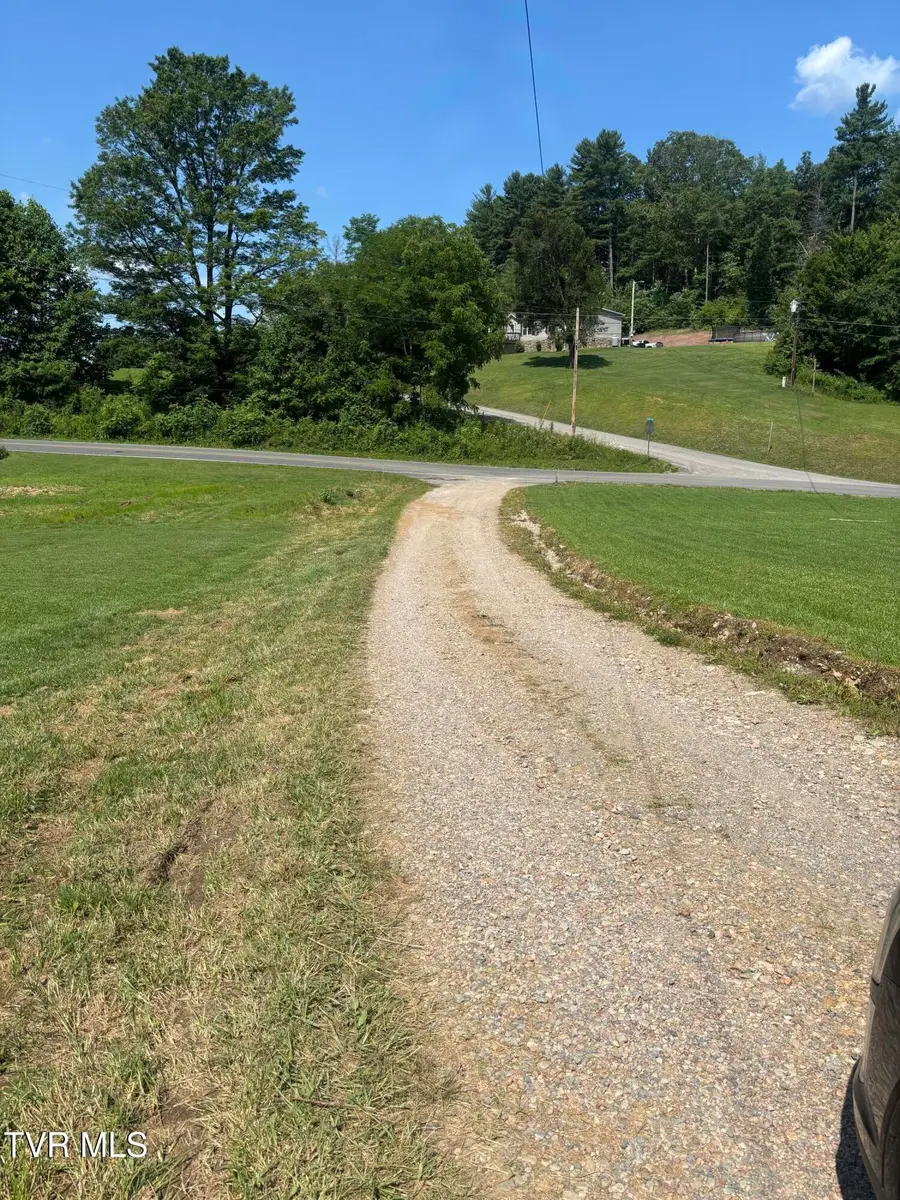 1481 Pleasant Valley Road, Mountain City, TN 37683 - Image #2