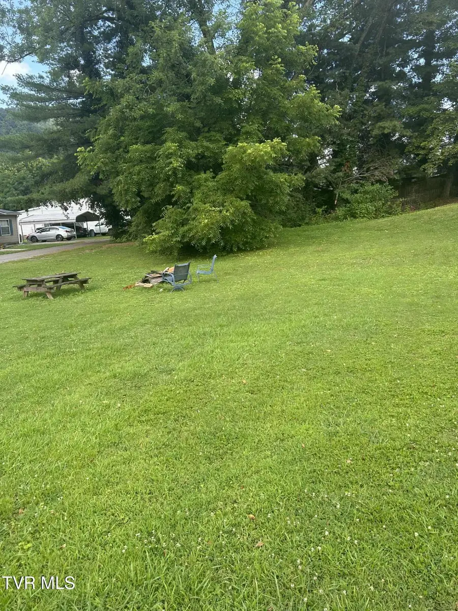 199 East Maple Avenue, Big Stone Gap, VA 24219 - Image #3