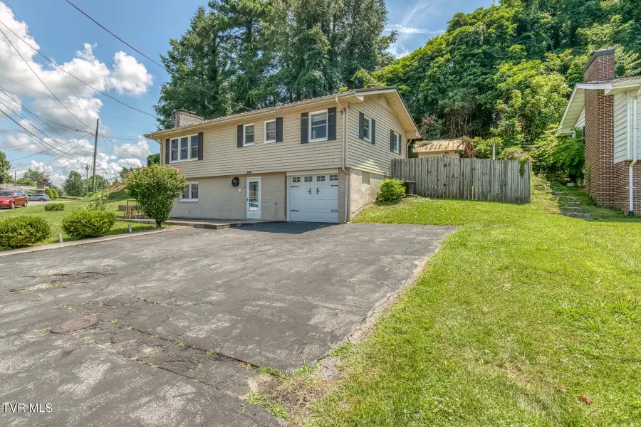 170 Montrose Drive, Bristol, VA 24201 - Image #2