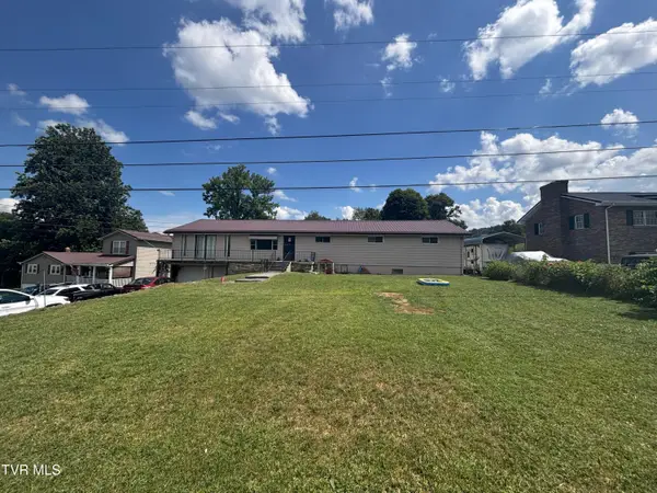 6002 Mew Road, Castlewood, VA 24224