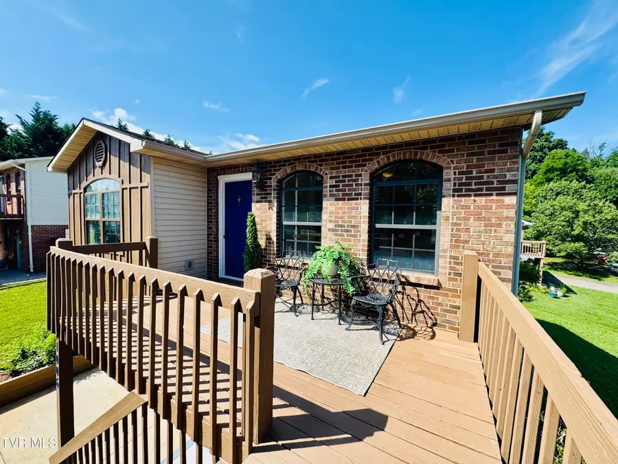 1006 Phillip Drew Drive, Johnson City, TN 37604 - Image #2