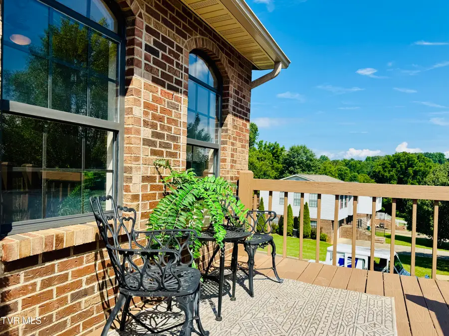 1006 Phillip Drew Drive, Johnson City, TN 37604 - Image #3