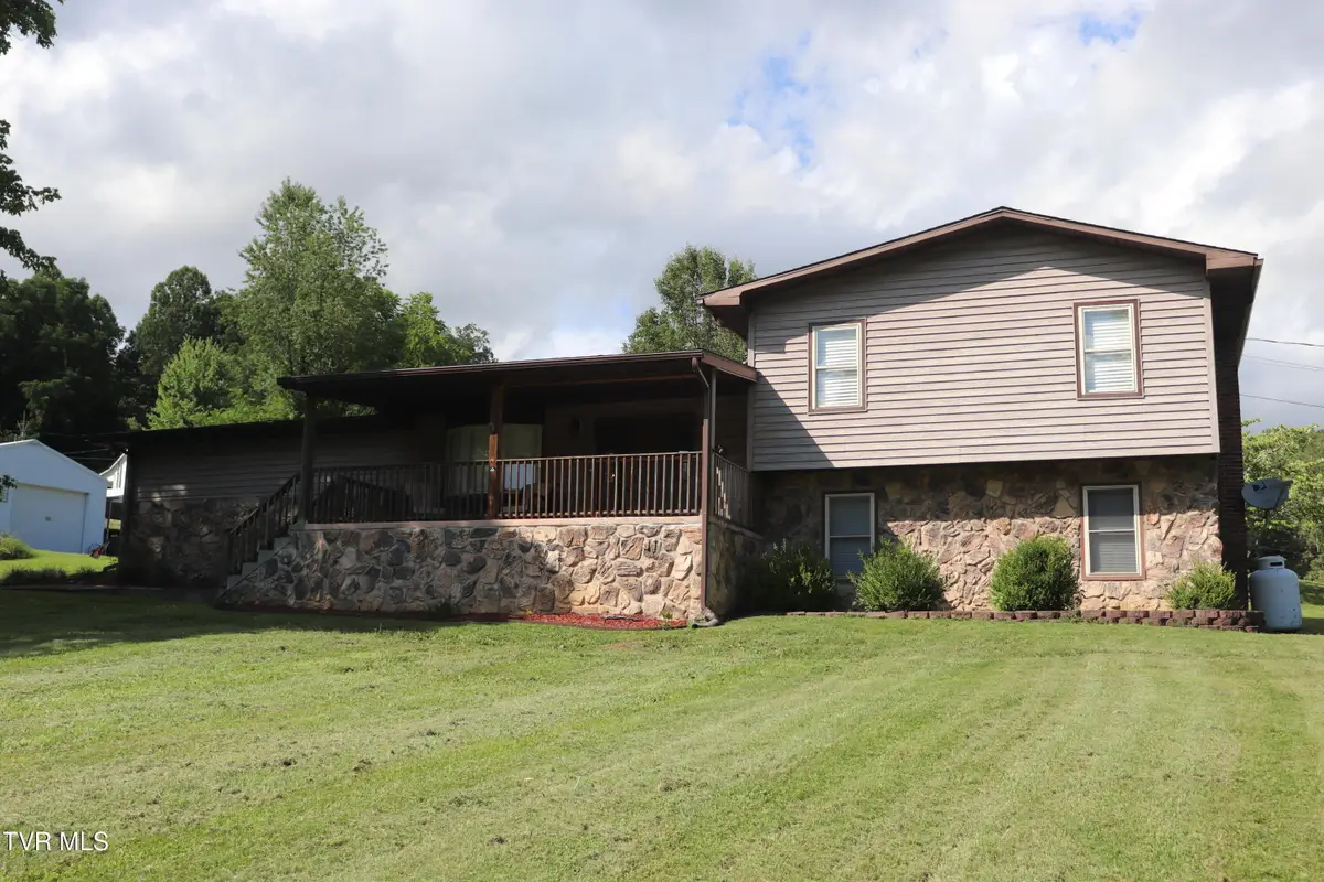 610 Northeast Pine Street, Coeburn, VA 24230 - Image #1