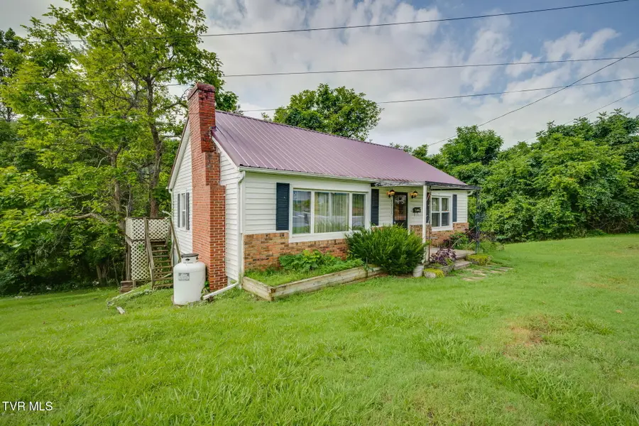 40736 West Morgan Avenue, Pennington Gap, VA 24277 - Image #2