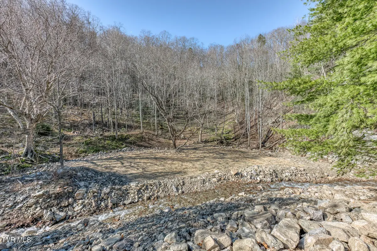 6826 Highway 421, Trade, TN 37691 - Image #1