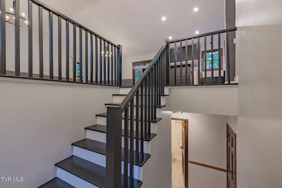 150 Heather Lane, Johnson City, TN 37601 - Image #2