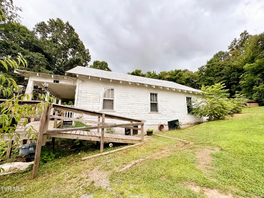 119 Loveless Road, Elizabethton, TN 37643 - Image #2