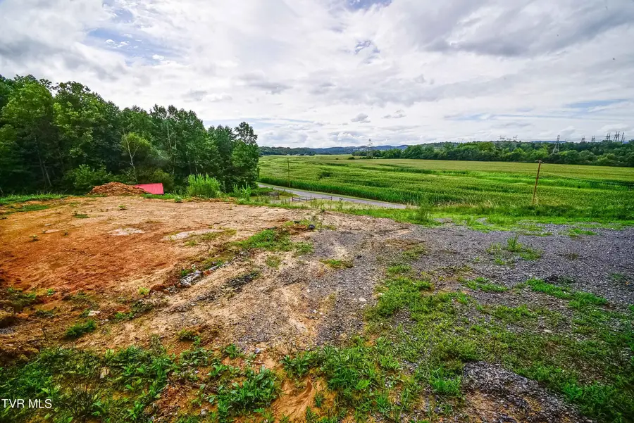 928 Millers Bluff Road, Surgoinsville, TN 37873 - Image #3