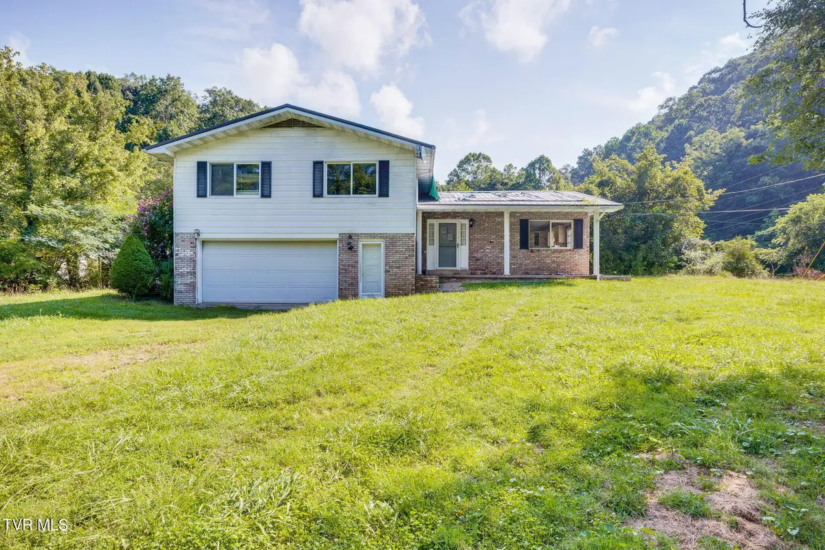8783 Dante Mountain Road, Dante, VA 24237 - Image #1