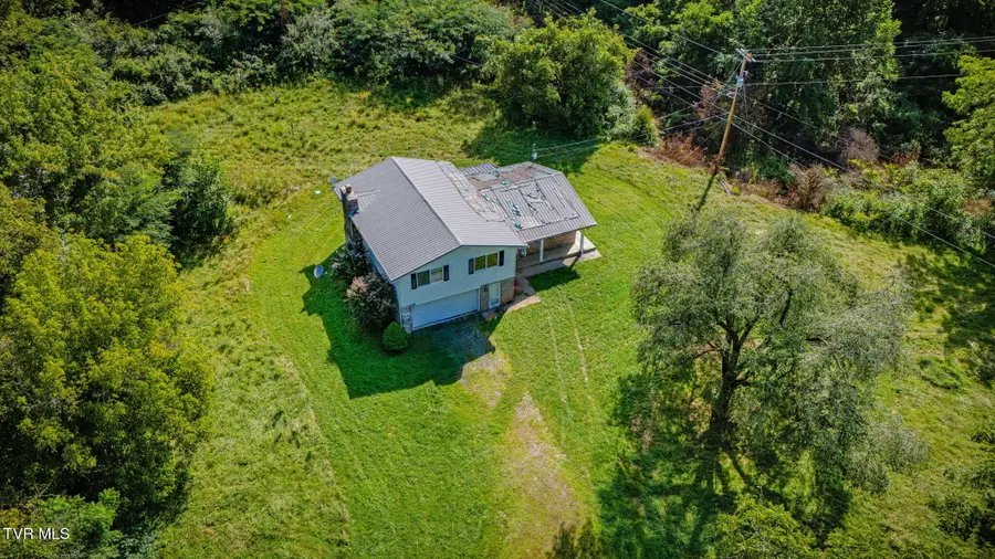 8783 Dante Mountain Road, Dante, VA 24237 - Image #2