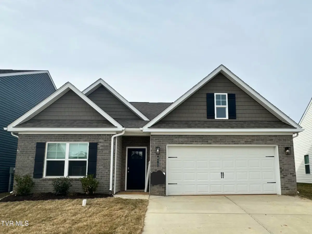 672 Saint Andrews Drive, Kingsport, TN 37664 - Image #1