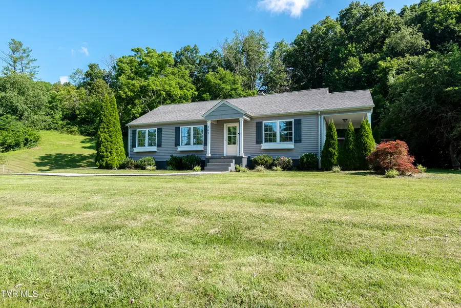 363 Sandalwood Drive, Bristol, VA 24201 - Image #2