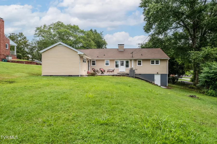 1140 Foxcroft Road, Bristol, VA 24201 - Image #3