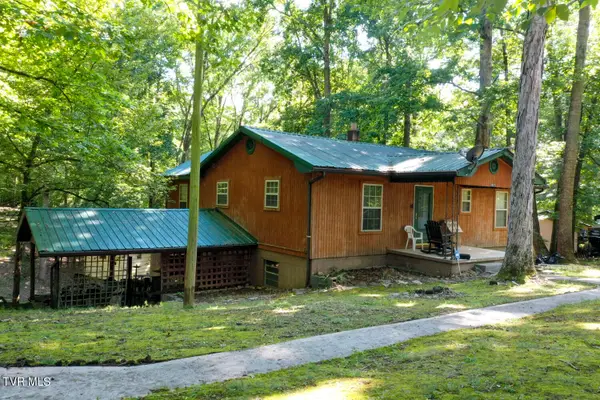 1027 Dean Circle, Dandridge, TN 37725