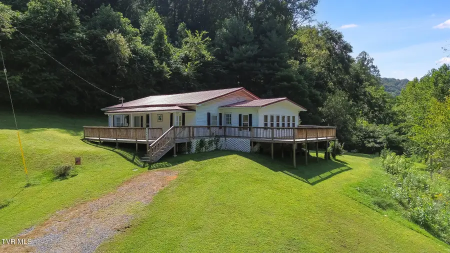 14439 Holbrook Chapel Road, Coeburn, VA 24230 - Image #2