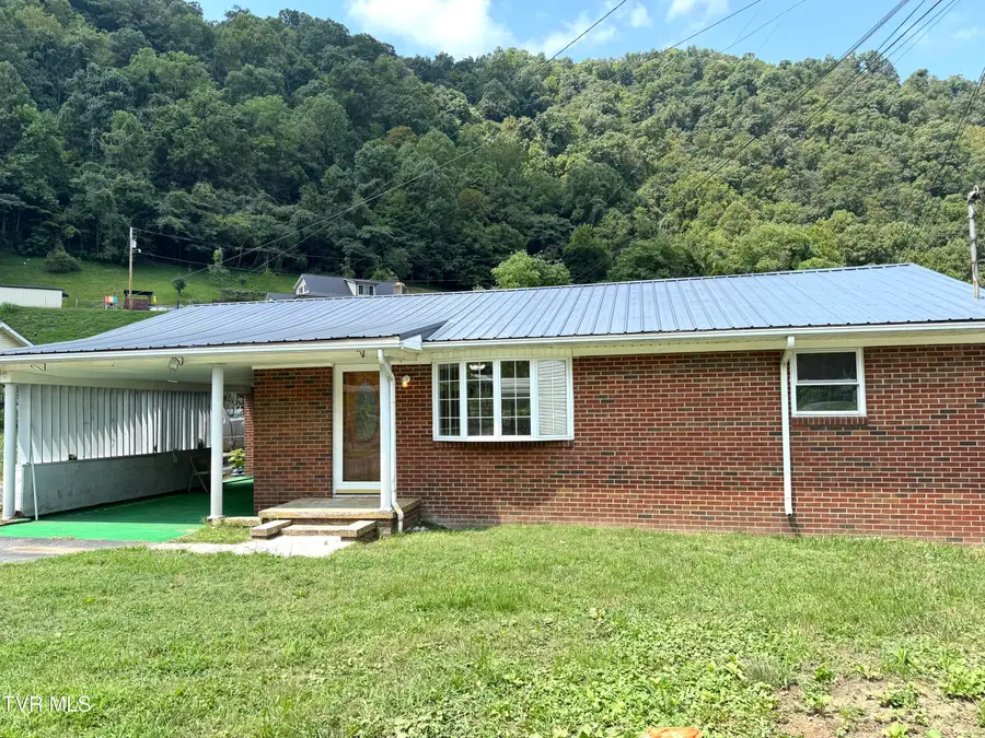 1104 Little Prater Road, Grundy, VA 24614 - Image #2