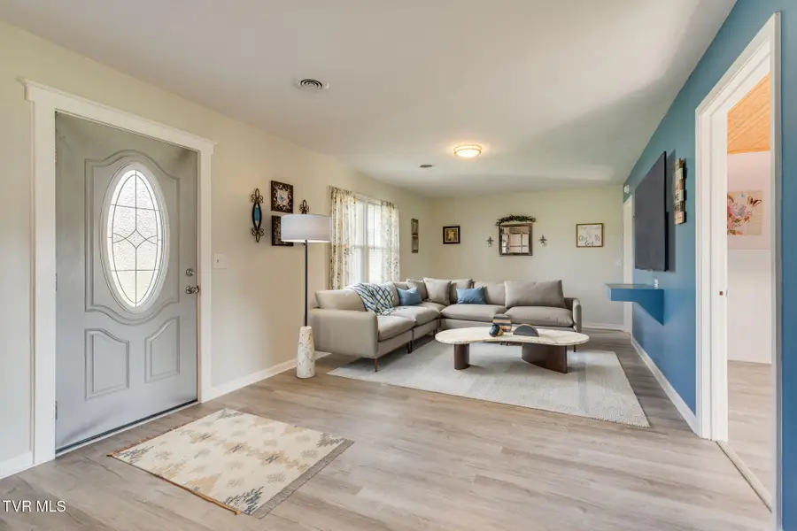 402 Silver Lake Road, Church Hill, TN 37642 - Image #3