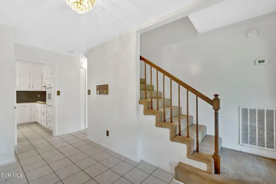 325 Blue Haven Drive, Kingsport, TN 37663 - Image #3