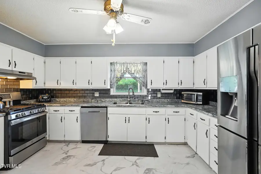 817 North Hills Drive, Johnson City, TN 37604 - Image #3