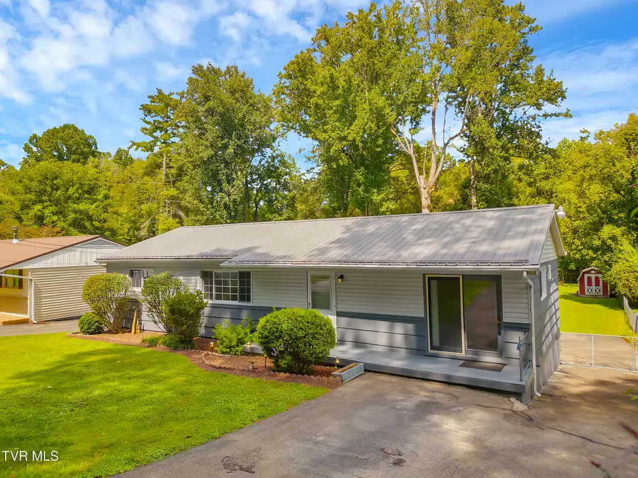 393 Woodcrest Drive, Kingsport, TN 37663 - Image #3