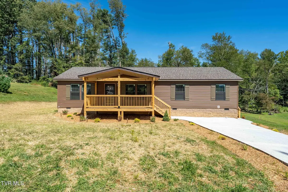 300 Cedar Street, Mountain City, TN 37683 - Image #1