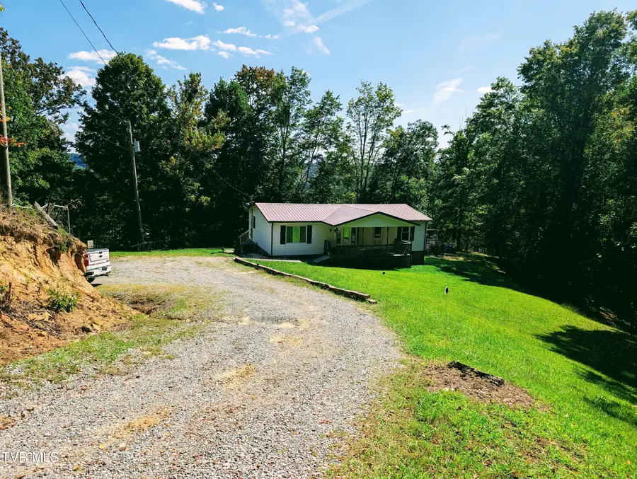 188 Boggs Hill Hill, Clintwood, VA 24228 - Image #3