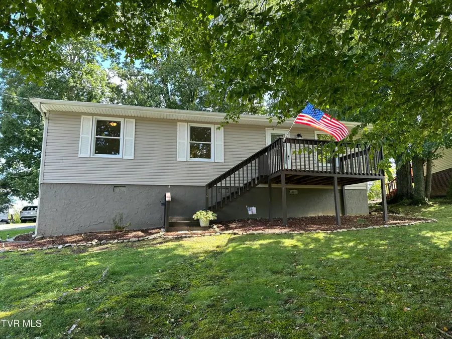 172 Village Lane, Johnson City, TN 37615 - Image #2