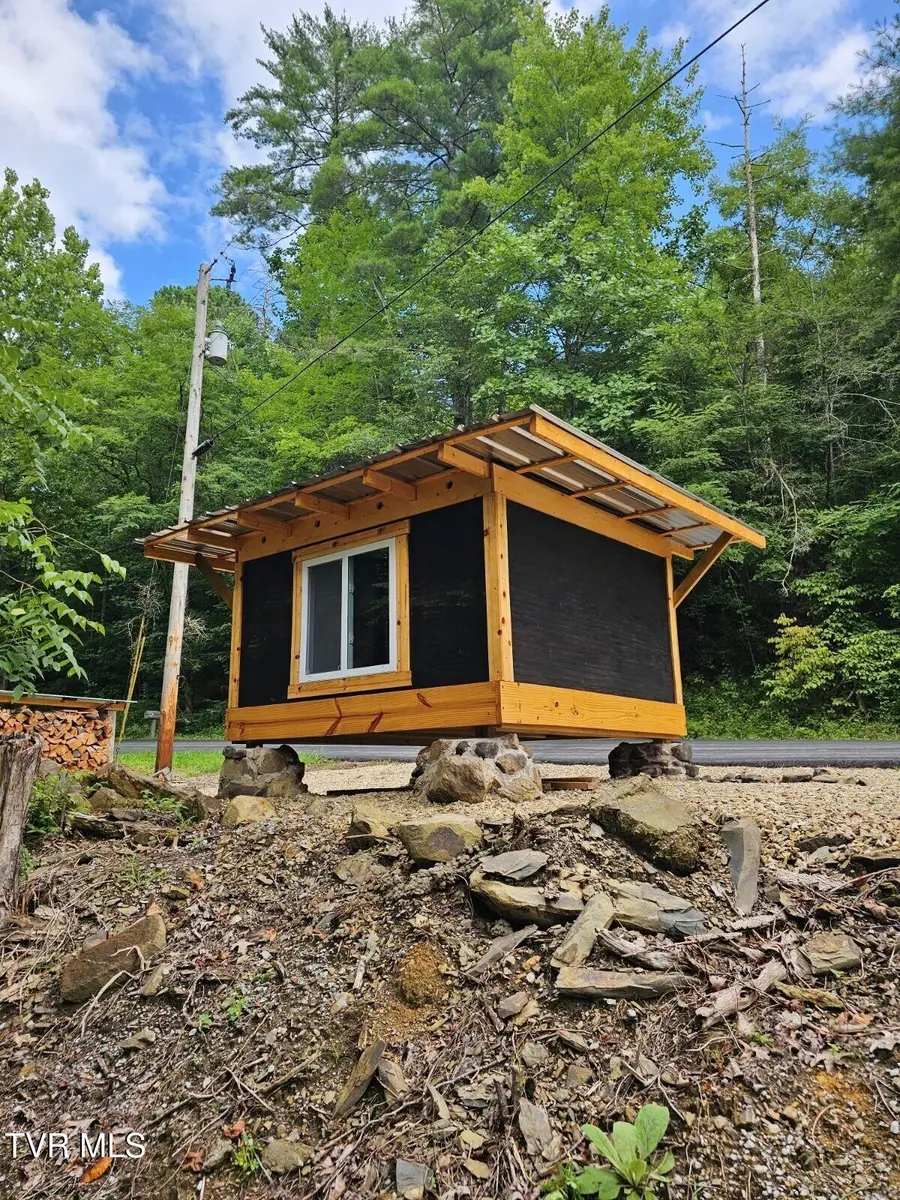 955 Viking Mountain Road, Greeneville, TN 37743 - Image #2