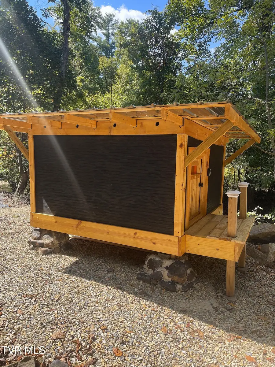 955 Viking Mountain Road, Greeneville, TN 37743 - Image #3