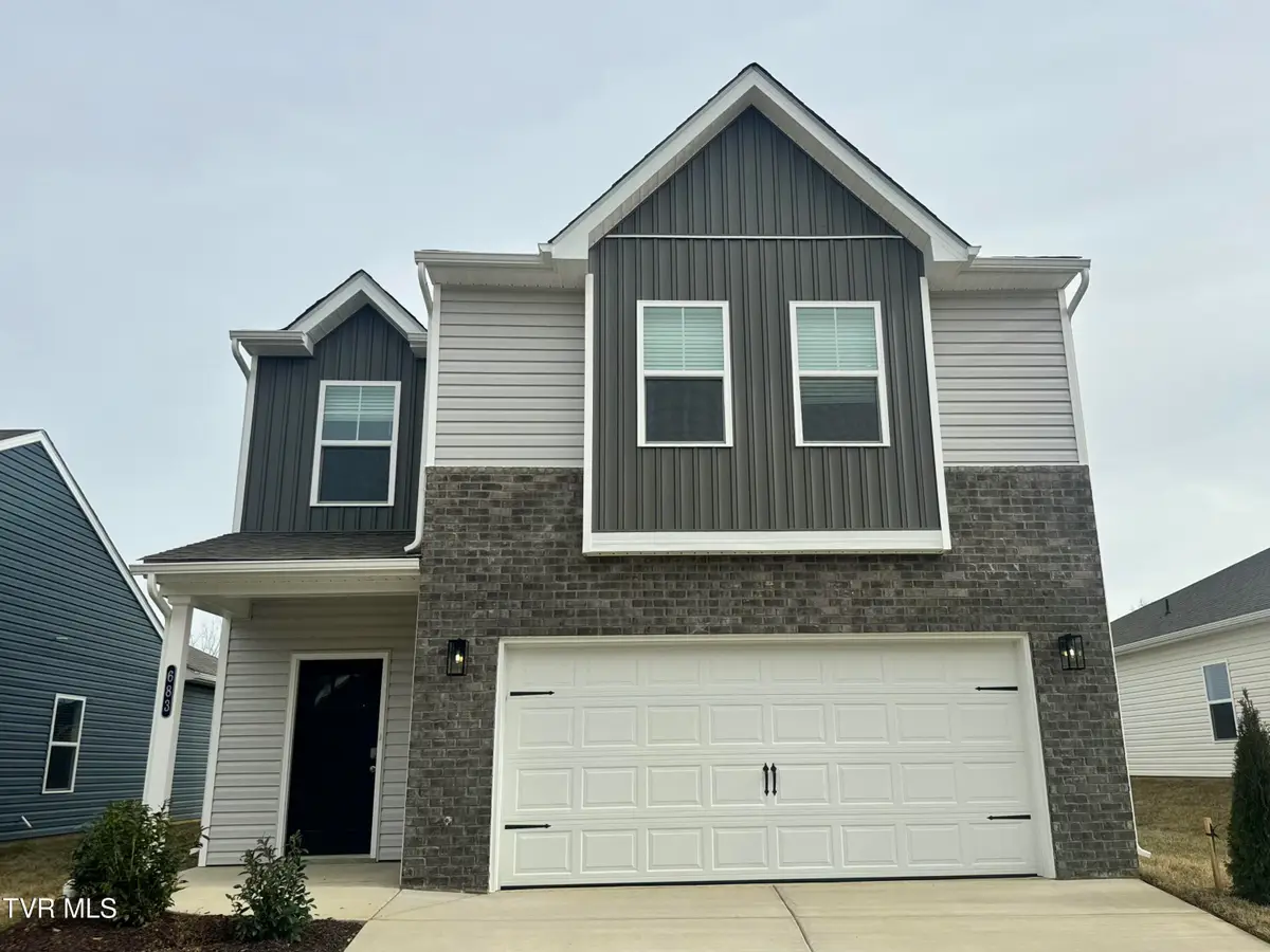 683 Saint Andrews Drive, Kingsport, TN 37664 - Image #1
