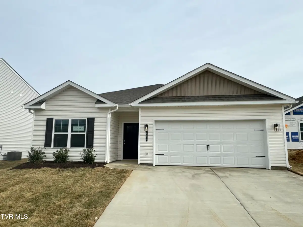 687 Saint Andrews Drive, Kingsport, TN 37664 - Image #1