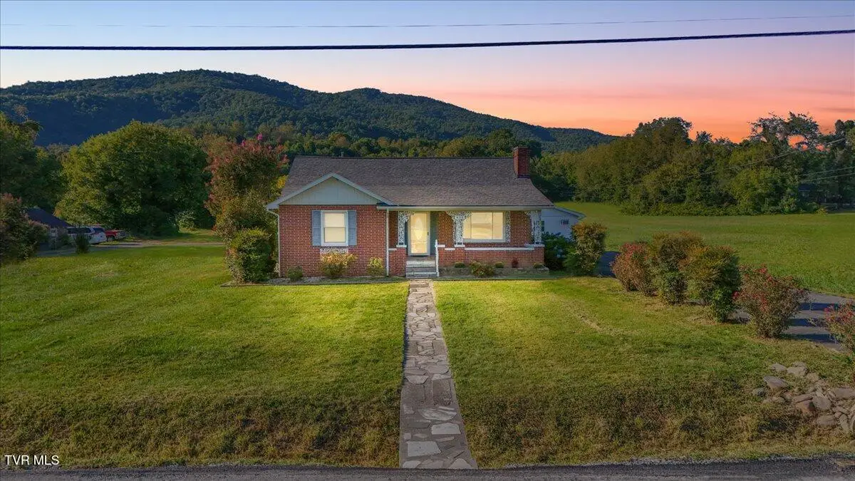 602 Massachusetts Avenue, Unicoi, TN 37692 - Image #1