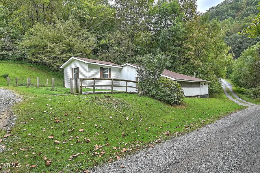 553 North Mill Hollow Road, Castlewood, VA 24224 - Image #2