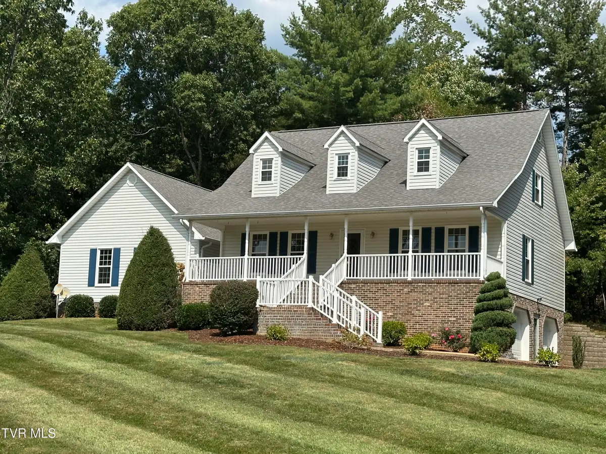 177 Fox Chase Lane, Unicoi, TN 37692 - #1