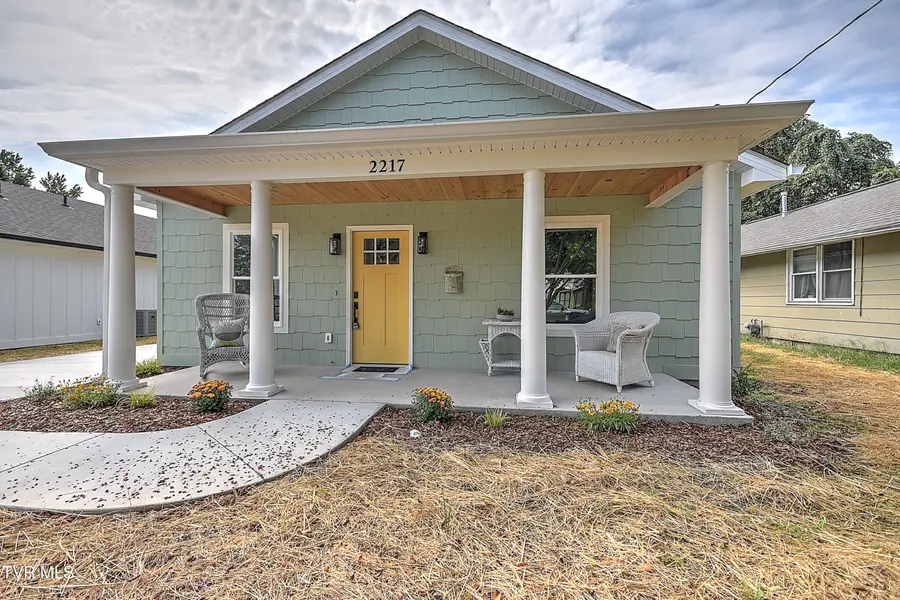2217 Ashwood Avenue, Kingsport, TN 37664 - Image #2
