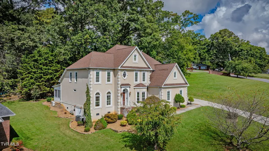 628 Red Oak Plantation Drive, Kingsport, TN 37663 - Image #3