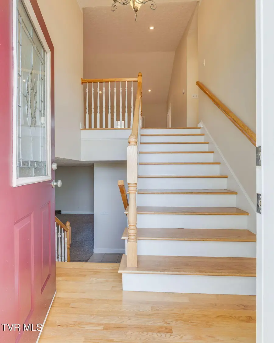 150 Fox Ridge Drive, Mount Carmel, TN 37645 - Image #2