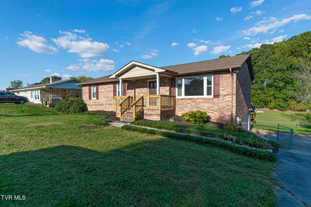 416 South Valley View Circle, Kingsport, TN 37664 - Image #1