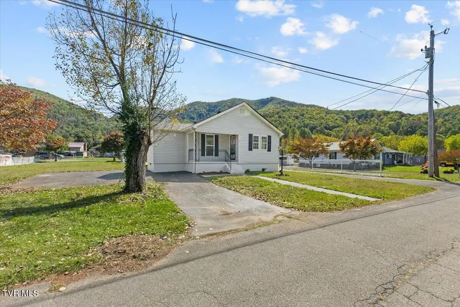 117 Cates Corner, Hampton, TN 37658 - Image #2