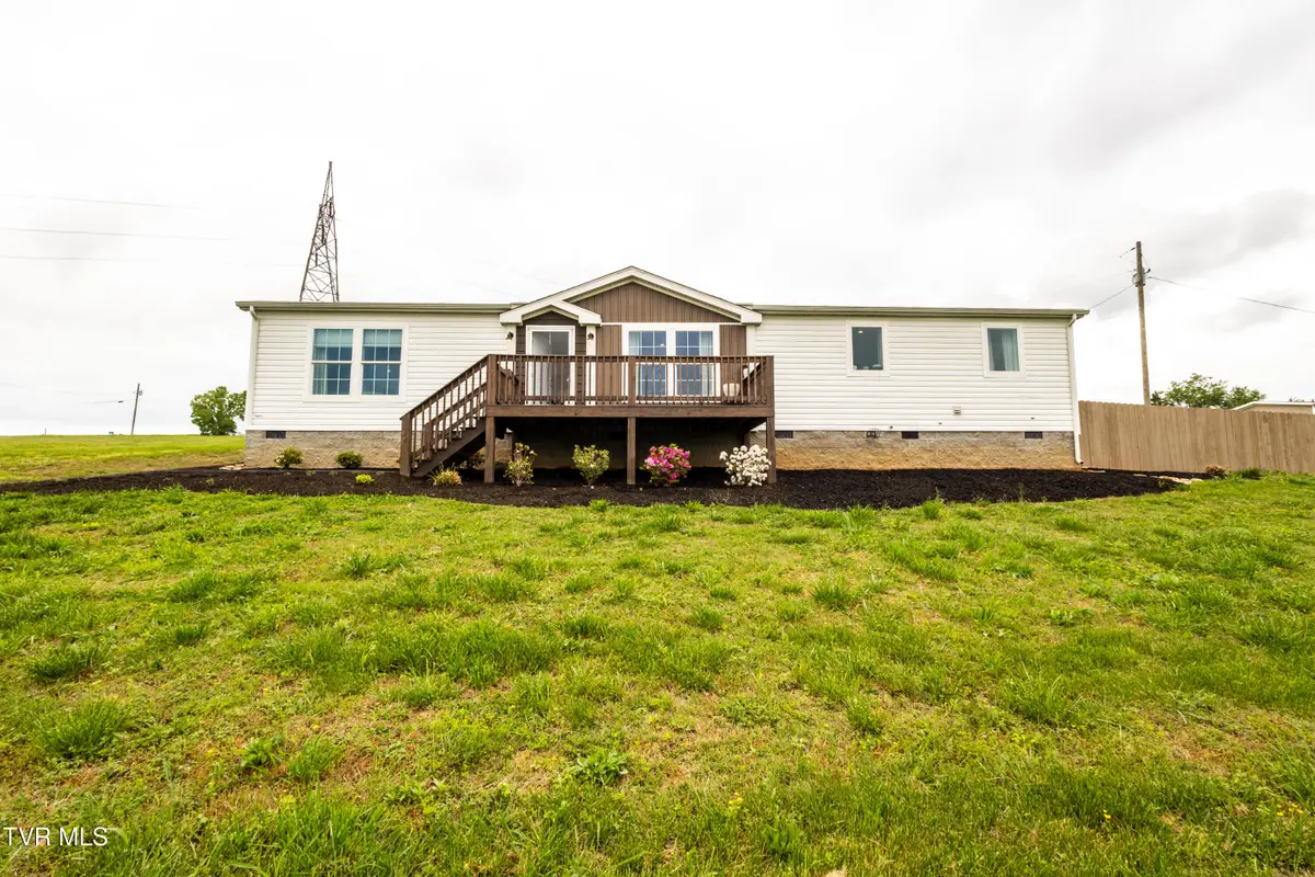 616 Towers Drive, Dandridge, TN 37725 - Image #1